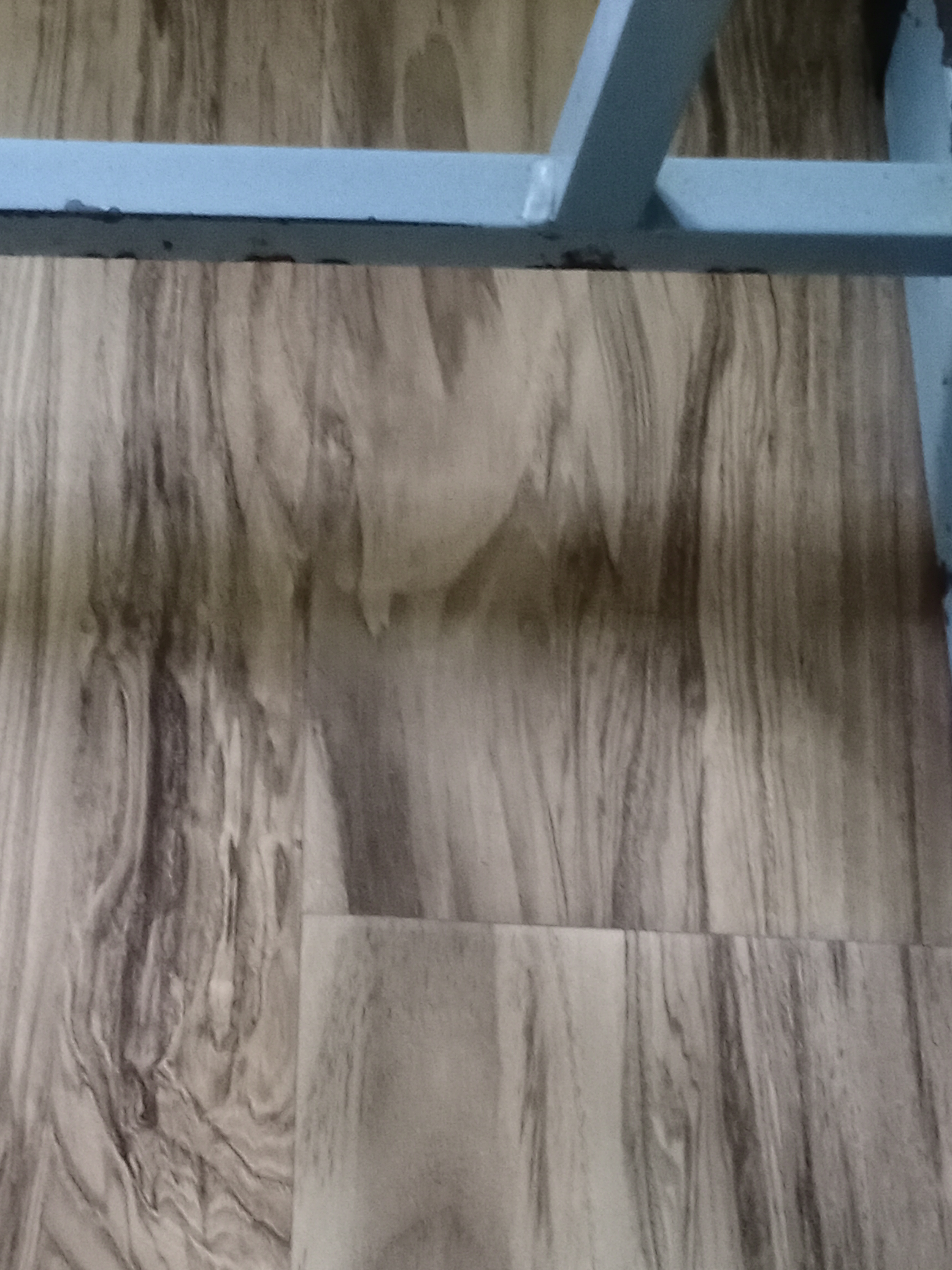 好兄弟们，我家地板长美少女了，咋整（